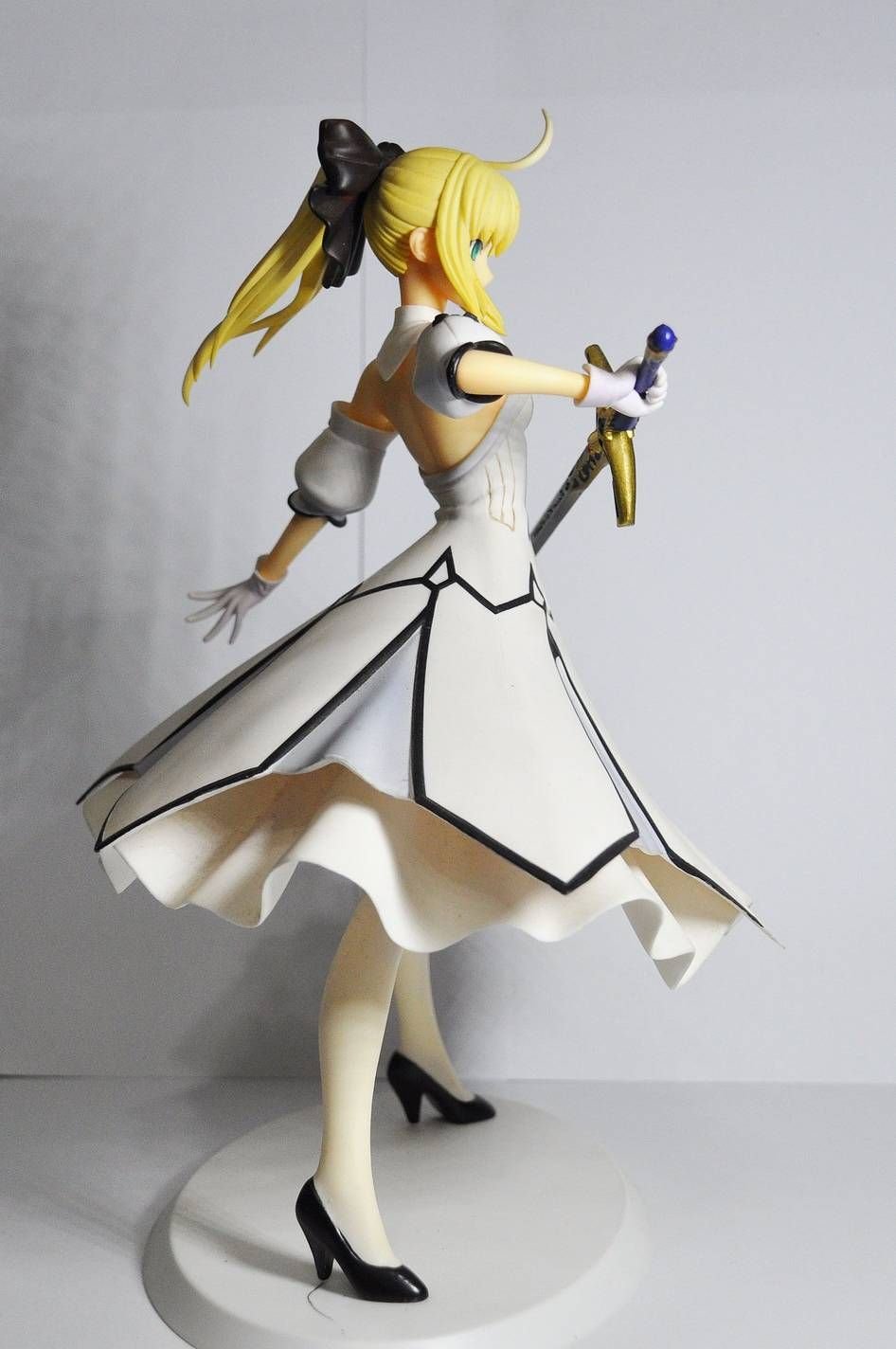 Fate/Stay Night Saber Lily フィギュア Amazon.com: Alphamax Fate/stay night: Saber Lily PVC Figure