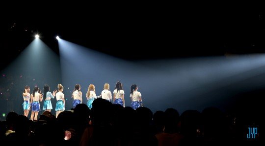 TWICE/Debut Showcase TOUCHDOWN in JAPAN… TWICE DEBUT SHOWCASE “Touchdown in JAPAN” Digest Video - YouTube