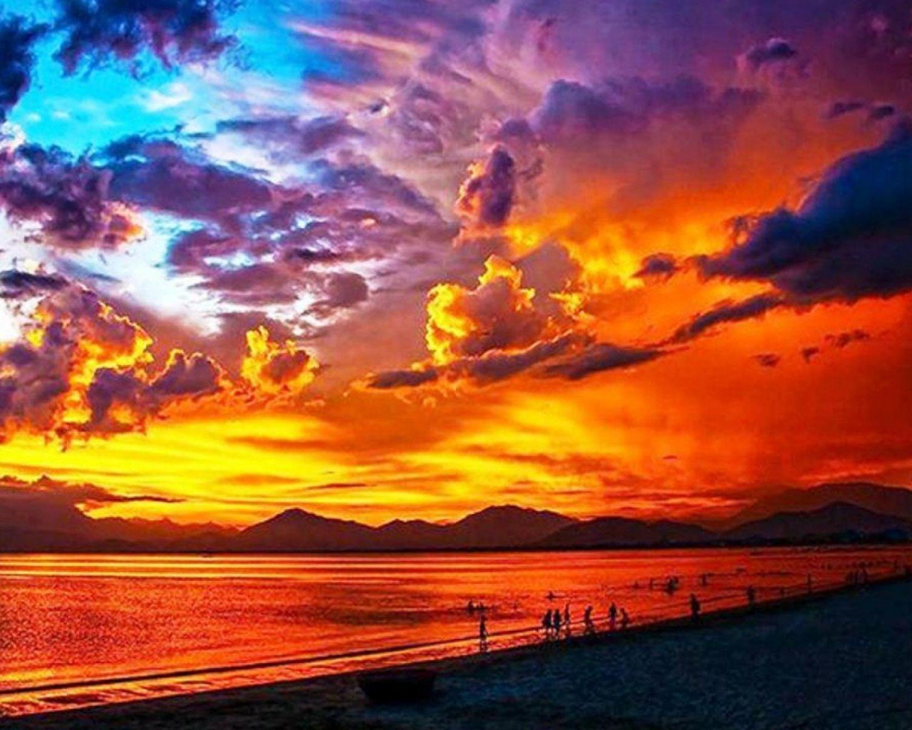 Quelle magnifique photographie, un ciel de toutes les couleurs du monde. —  Steemit, image size:1280x1024