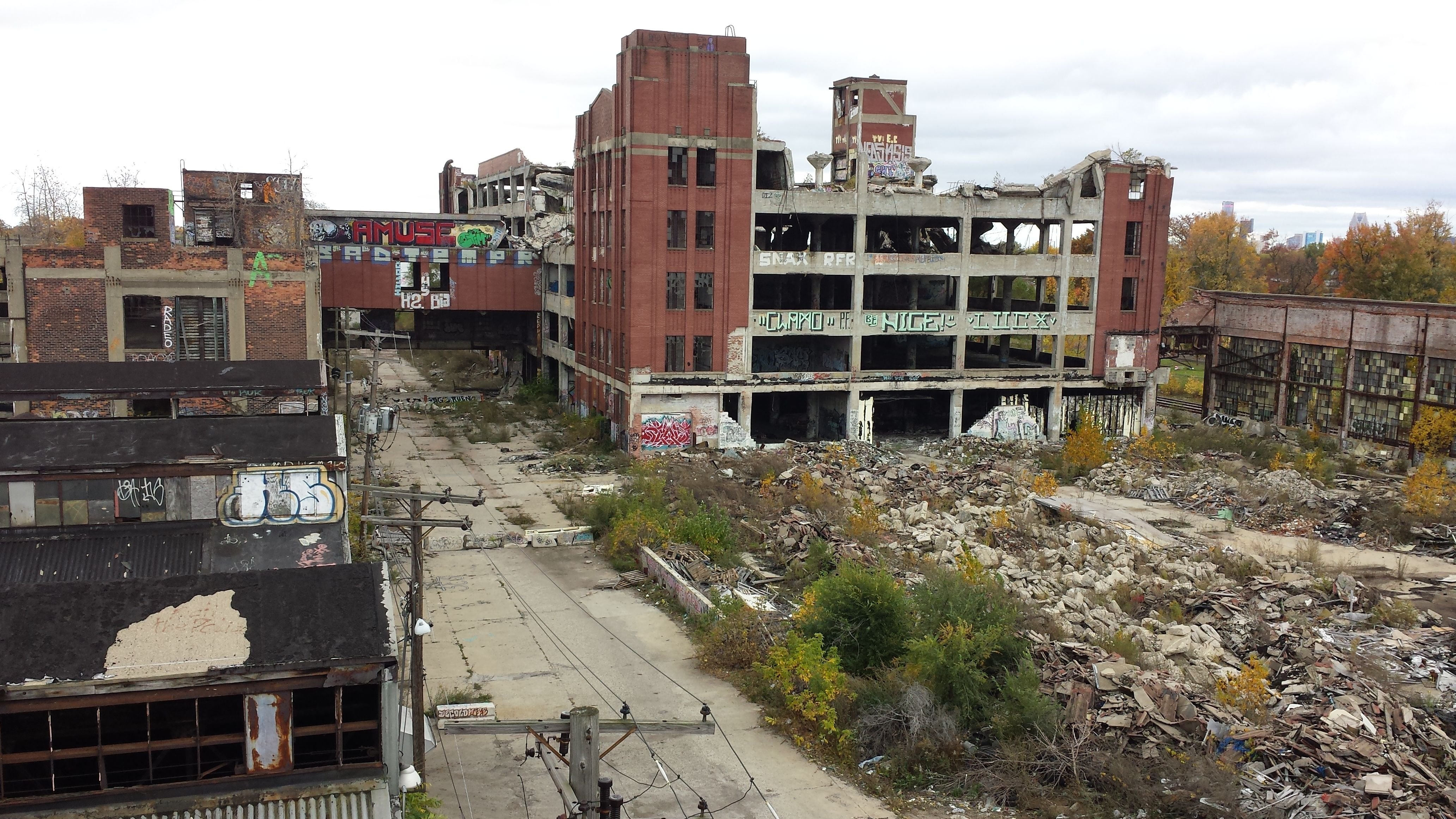 Urban Exploring in Detroit Preview デトロイトでの廃墟探検