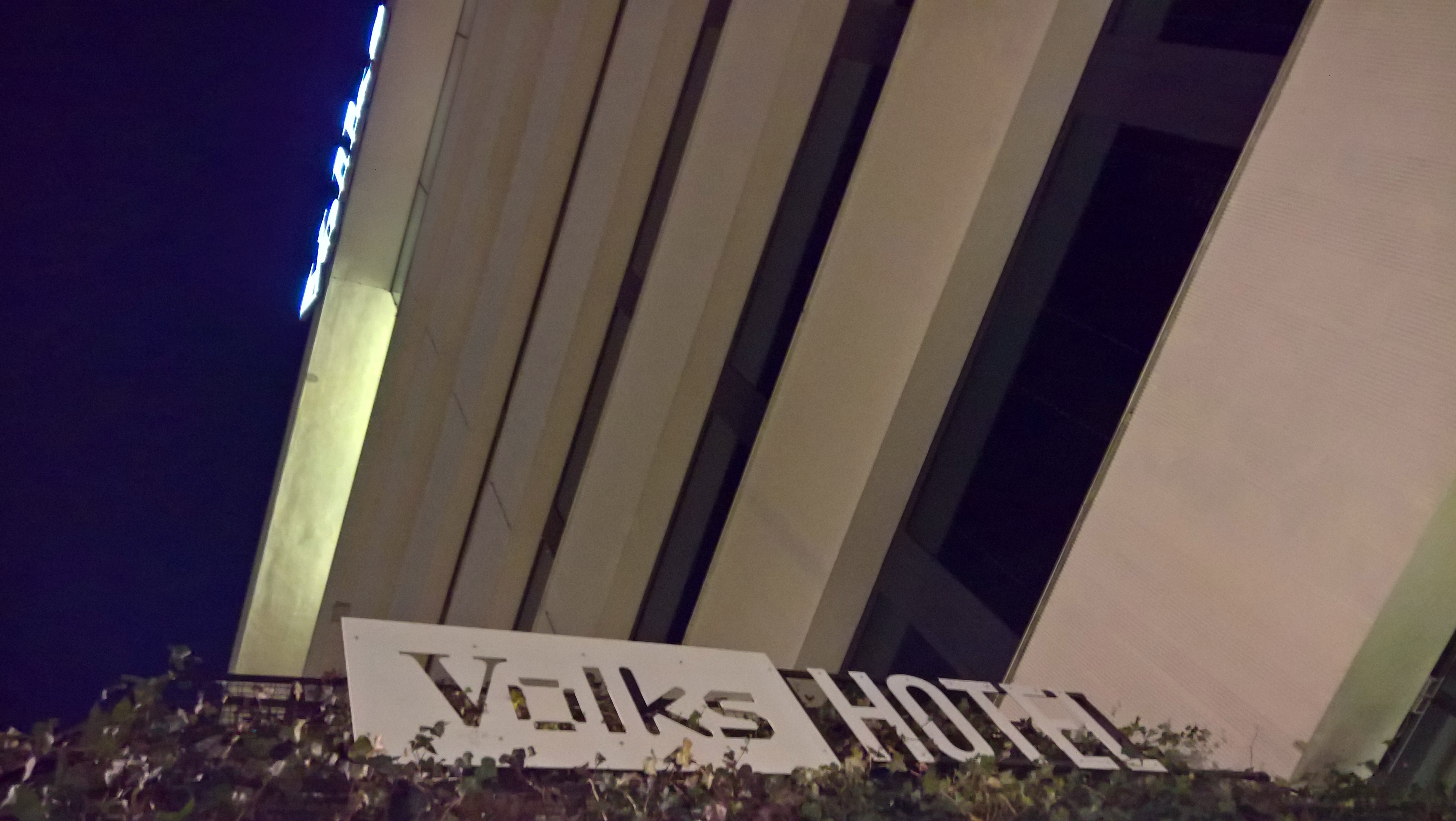 VOLKSHOTEL