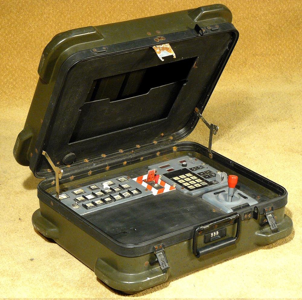 How does a nuclear suitcase work How does a nuclear suitcase work