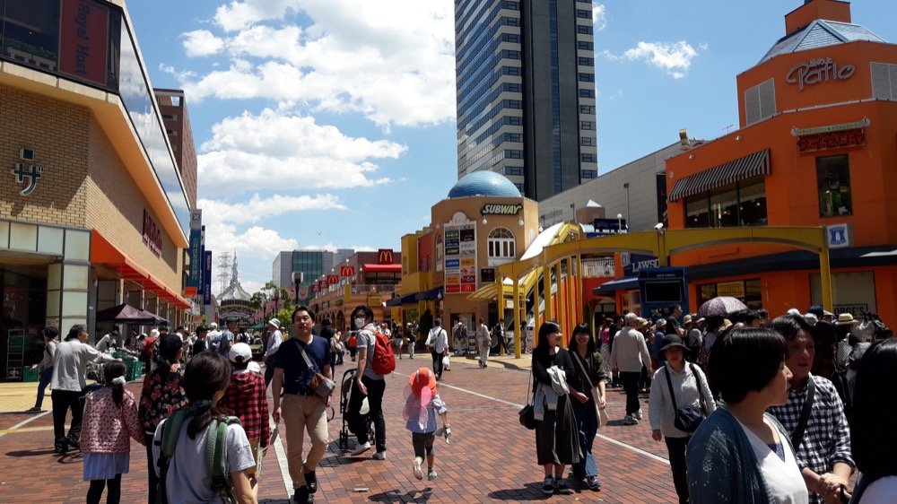 A Day with Hello Kitty at Sanrio Puroland!