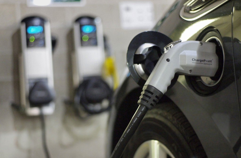 Electric Vehicles Will Decimate Oil thumbnail