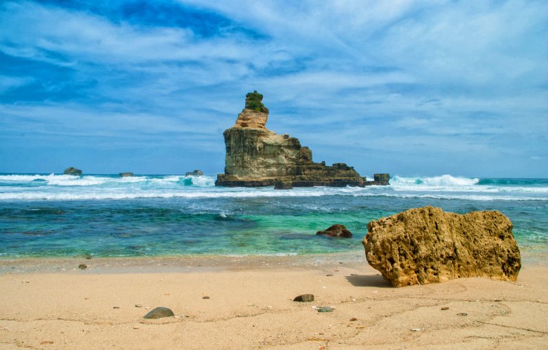 Pantai Buyutan Steemkr