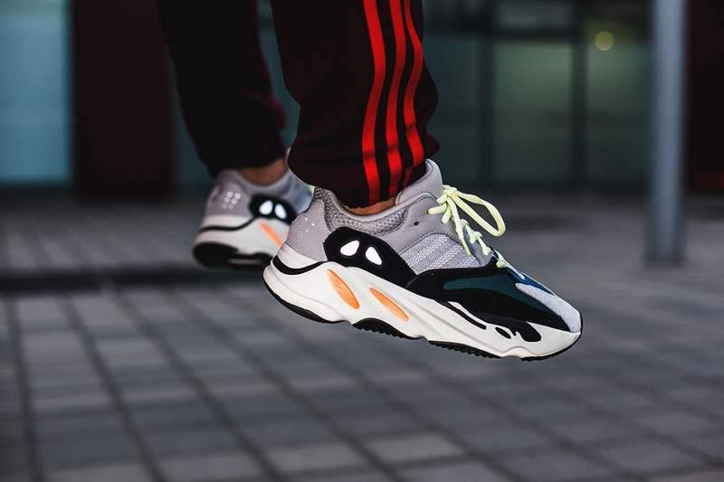 yeezy wave runner 700 on feet