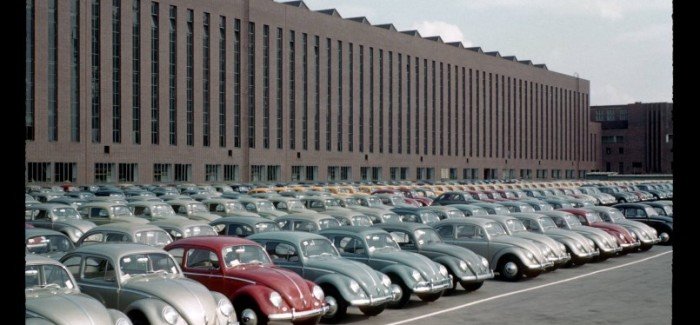 Classic-VW-Beetle-Factory-700x325.jpg