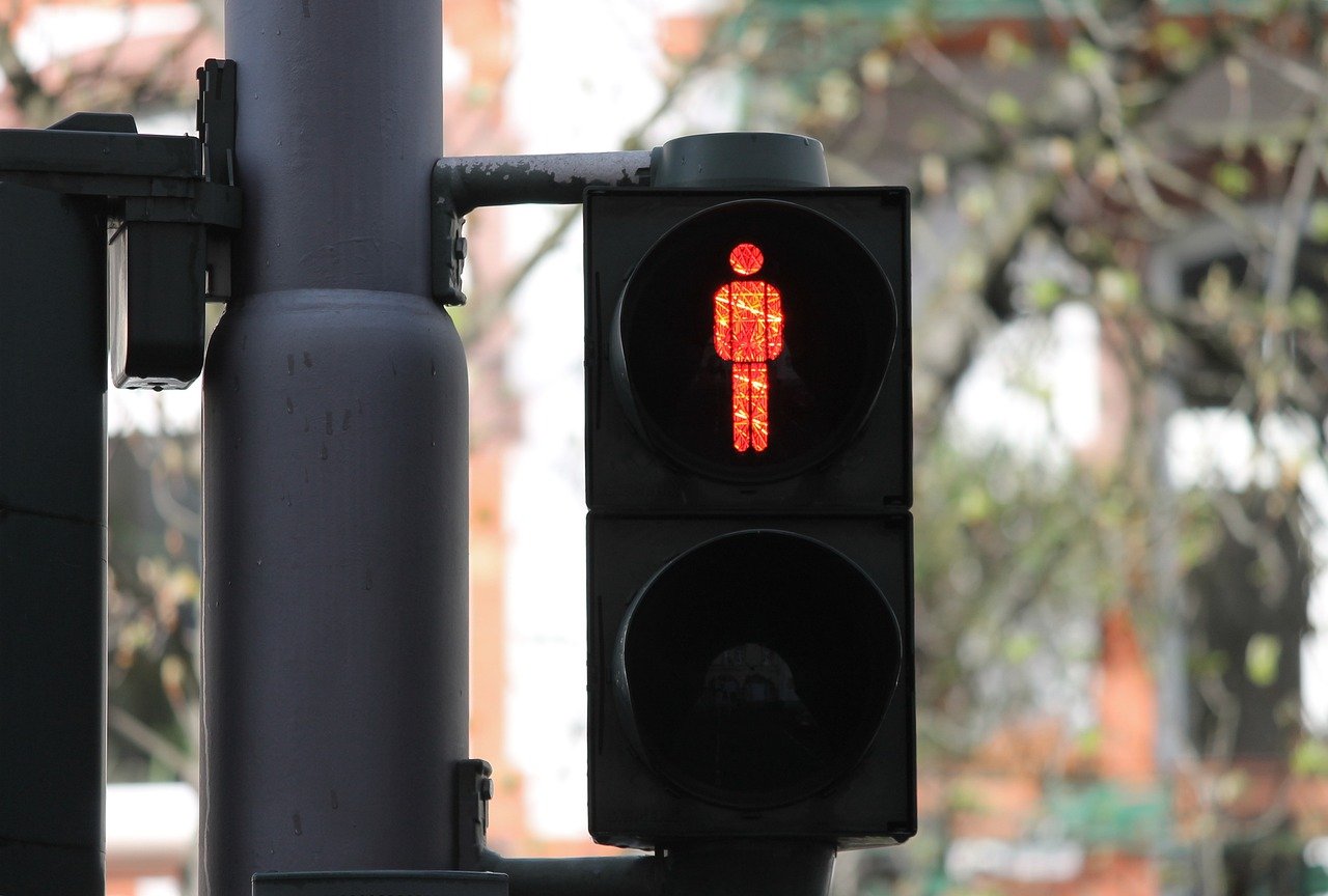 pedestrian-lights-gdb4948dde_1280.jpg