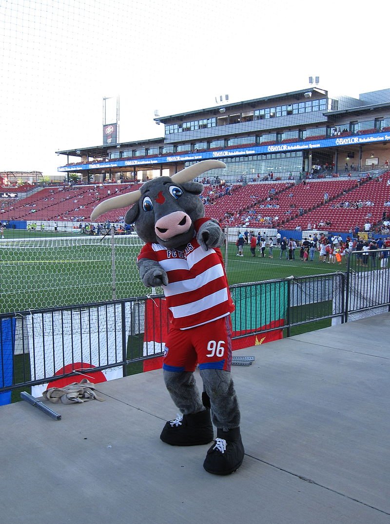 FC_Dallas_mascot_-_Tex_Hooper.jpg