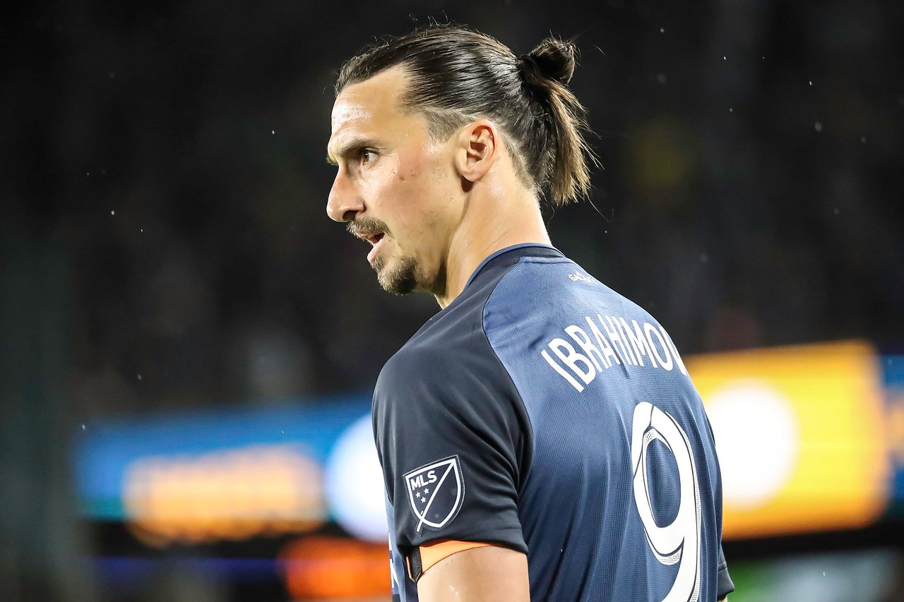 2048px-Zlatan_Ibrahimovic_LA_Galaxy_MLS_Soccer_(47640670062).jpg