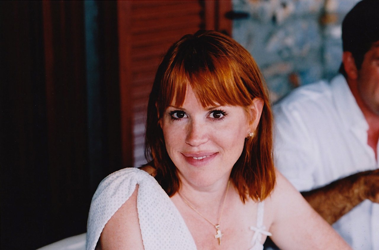 2048px-Molly_Ringwald_in_Greece.jpg