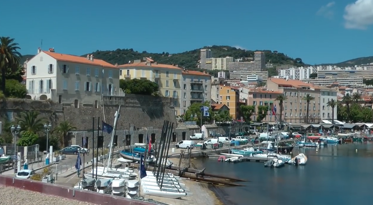 15.-Córcega-(Ajaccio)-porto-1.png