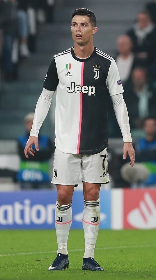 Cristiano-ronaldo-juventus-2019_(cropped).jpg