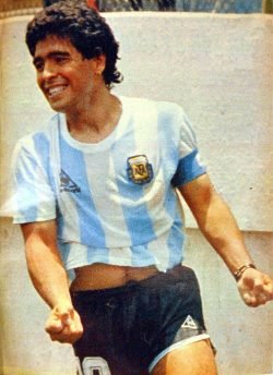 Maradona_1986_vs_italy-250x344.jpg