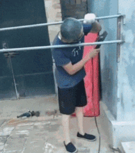 7993-kmeeiut0605144.gif