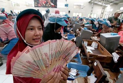 pt-djarum-bagikan-rp-958-miliar-untuk-thr-karyawan_m_138321.jpg
