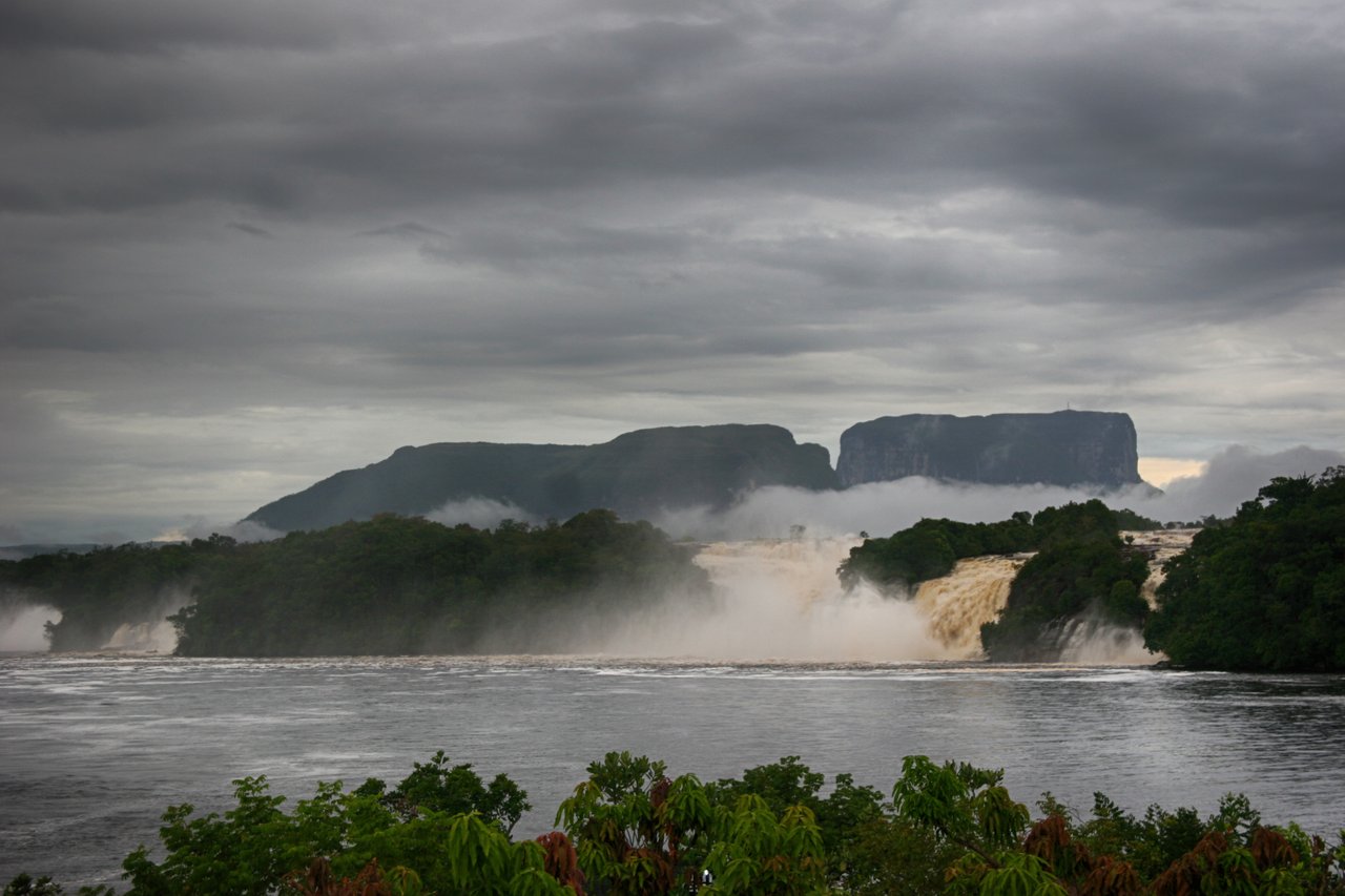 Canaima Lagoon 4.jpg