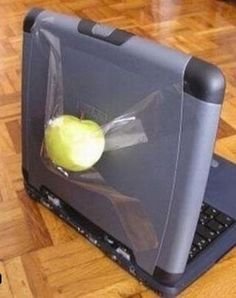 b4a275ef1f4356e3e9306701d8839308--apple-laptop-mac-book.jpg