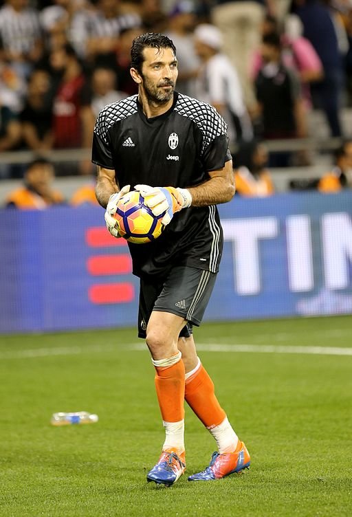 Gianluigi_Buffon_(31815848711).jpg