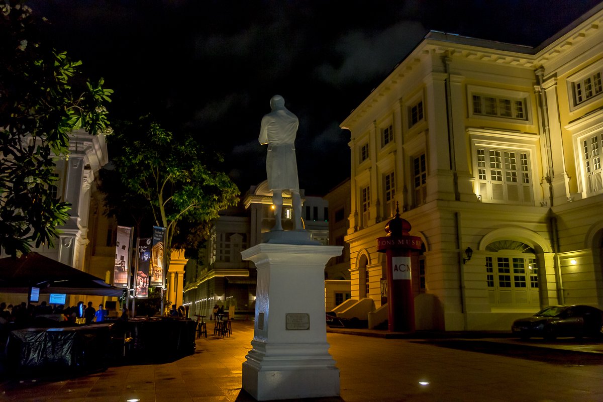 Singapore clark quay 18 statue 1.jpg