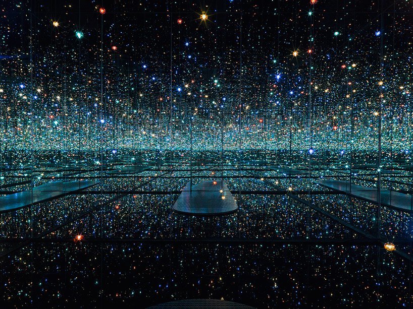 yayoi-kusama-exhibits-paintings-and-installations-at-david-zwirner-desigboom-05.jpg