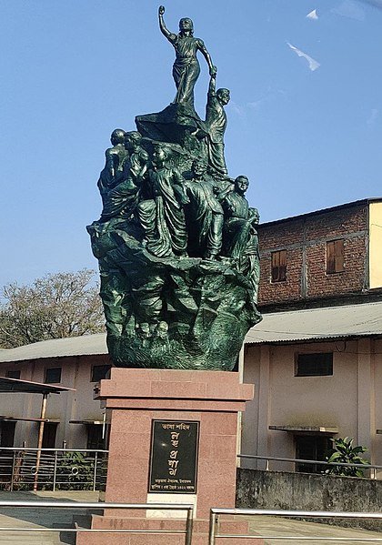 Statue_of_martyrs_of_Bengali_Language_movement_of_Barak_valley.jpg