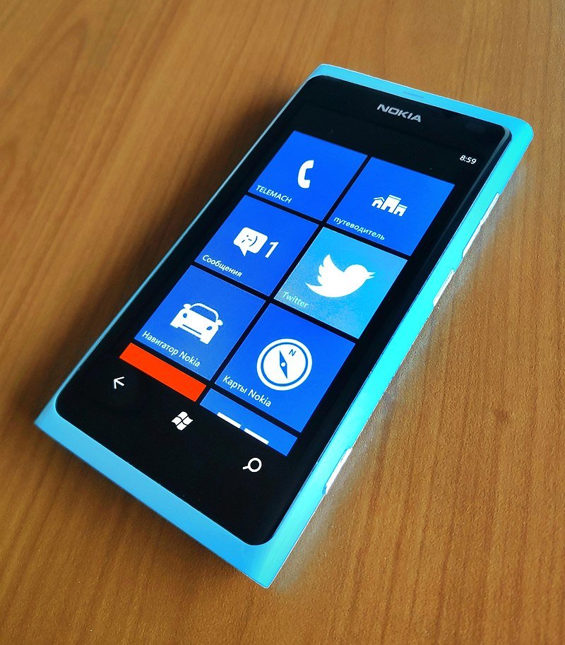 800px-Nokia_Lumia_800_front.jpg