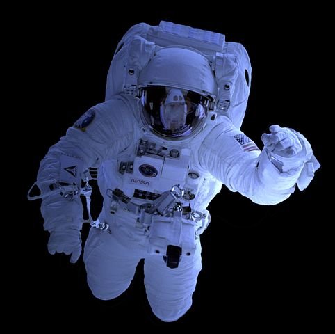 space-suit-1848839__480.jpg