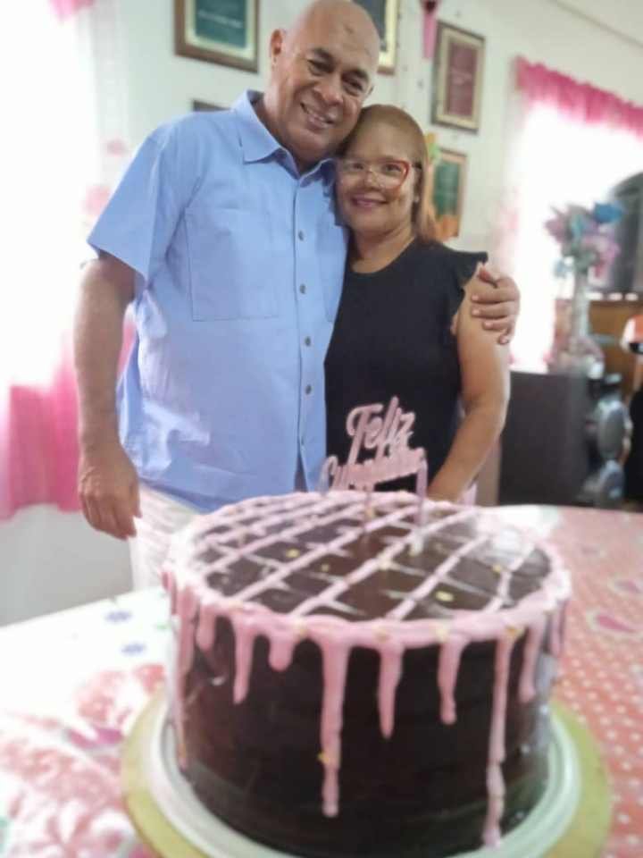 con mi esposa cumpleaños.jpg