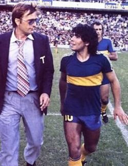 Diego-Boca-Juniors-1981-Here-250x325.jpg