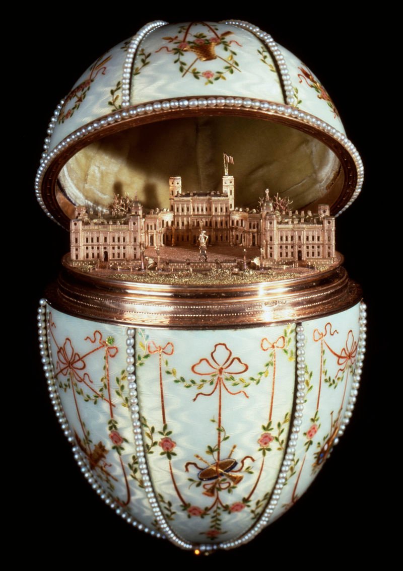 House_of_Fabergé_-_Gatchina_Palace_Egg_-_Walters_44500_-_Open_View_B.jpg