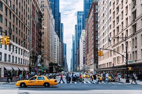 pedestrians-1853552_1280.jpg