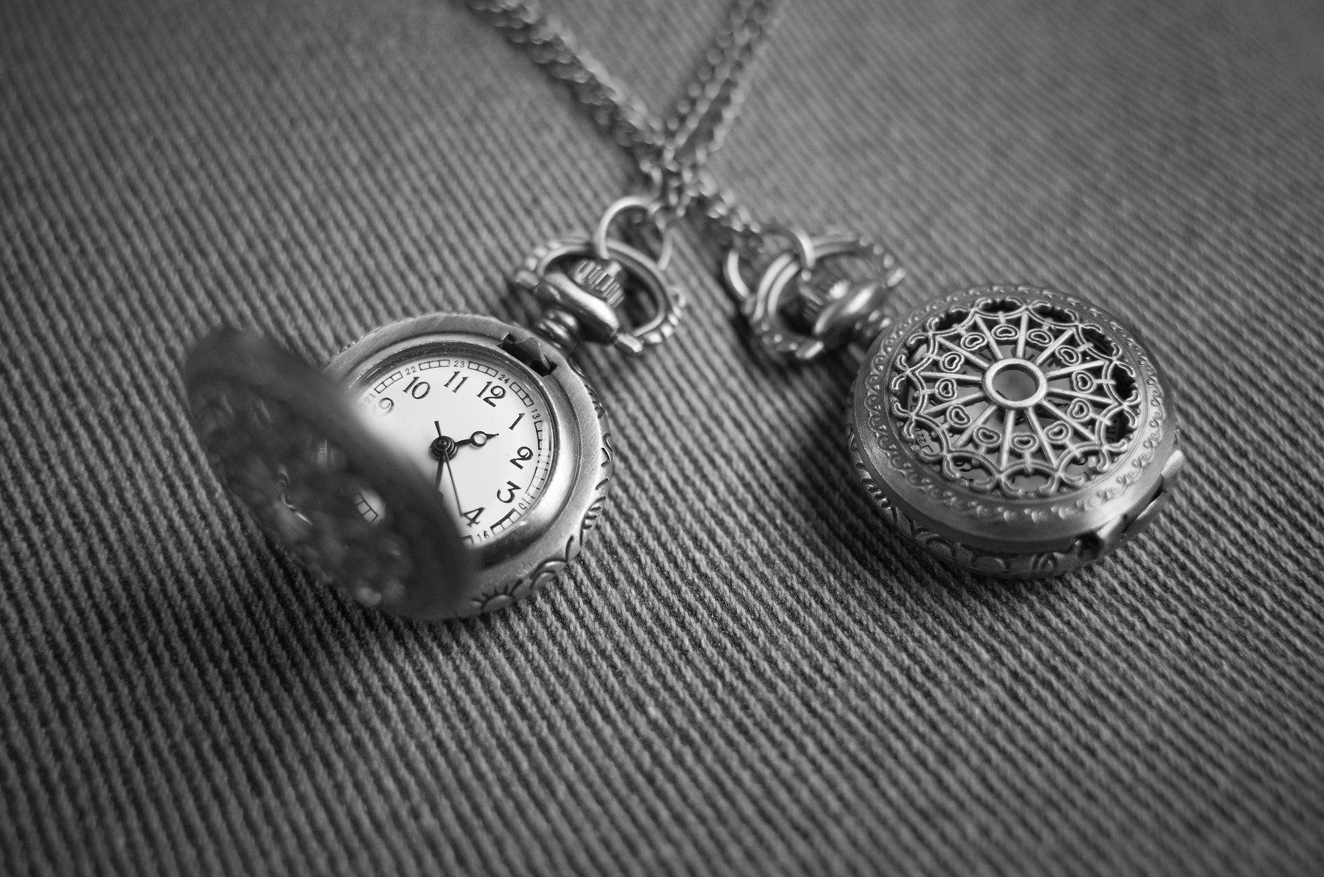 locket-2569573_1920.jpg