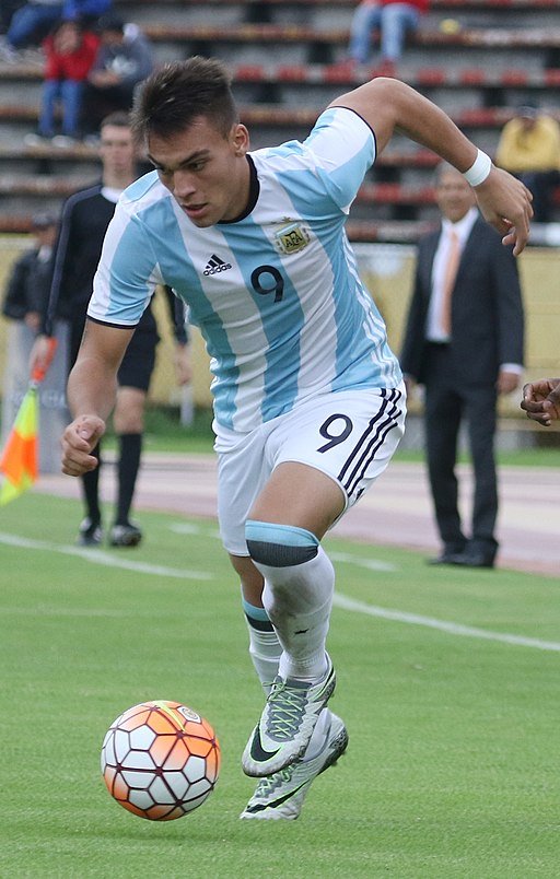 Lautaro_Martínez_(cropped).jpg