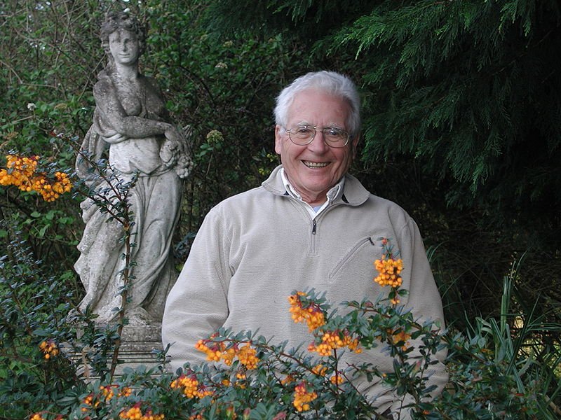 James_Lovelock_in_2005.jpg