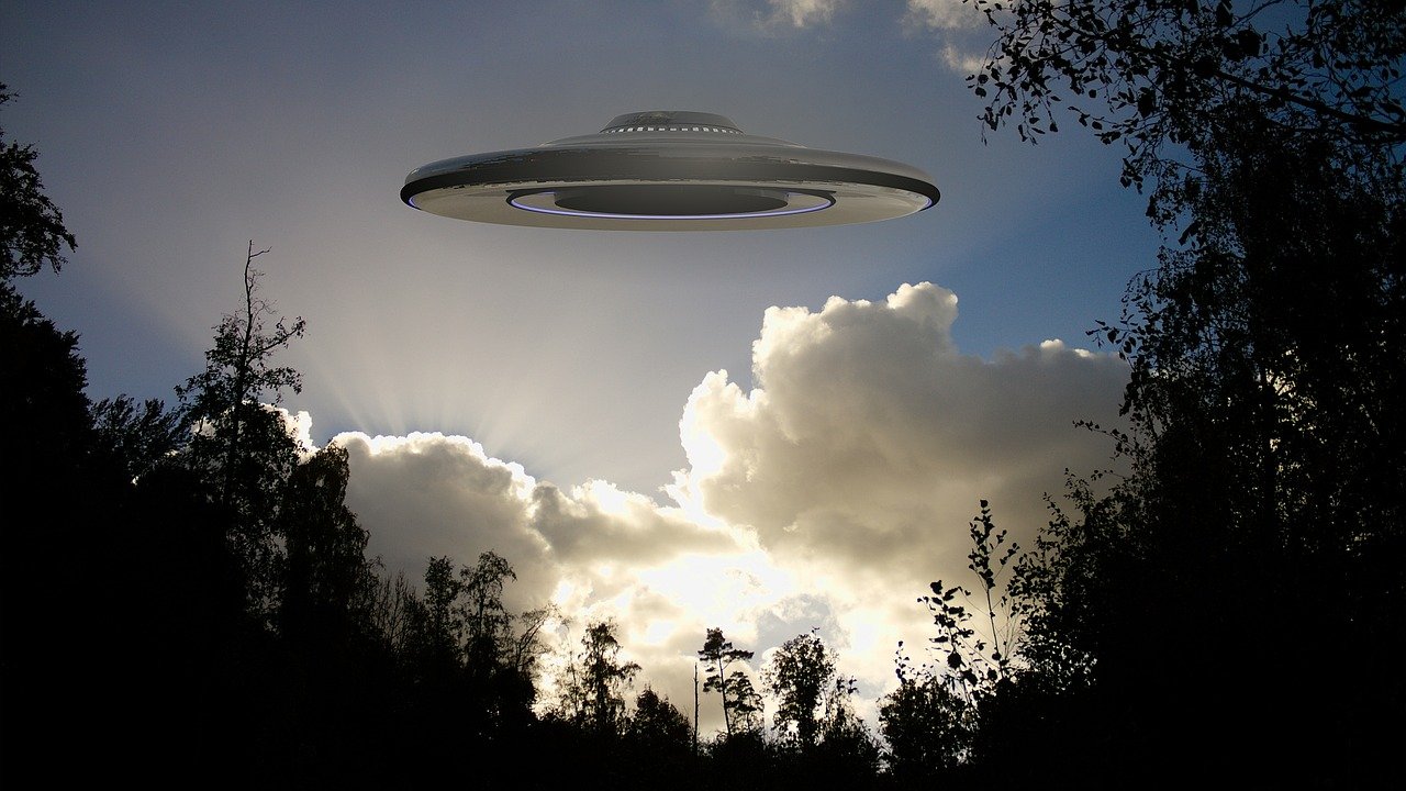 ufo-g82bbd9b90_1280.jpg