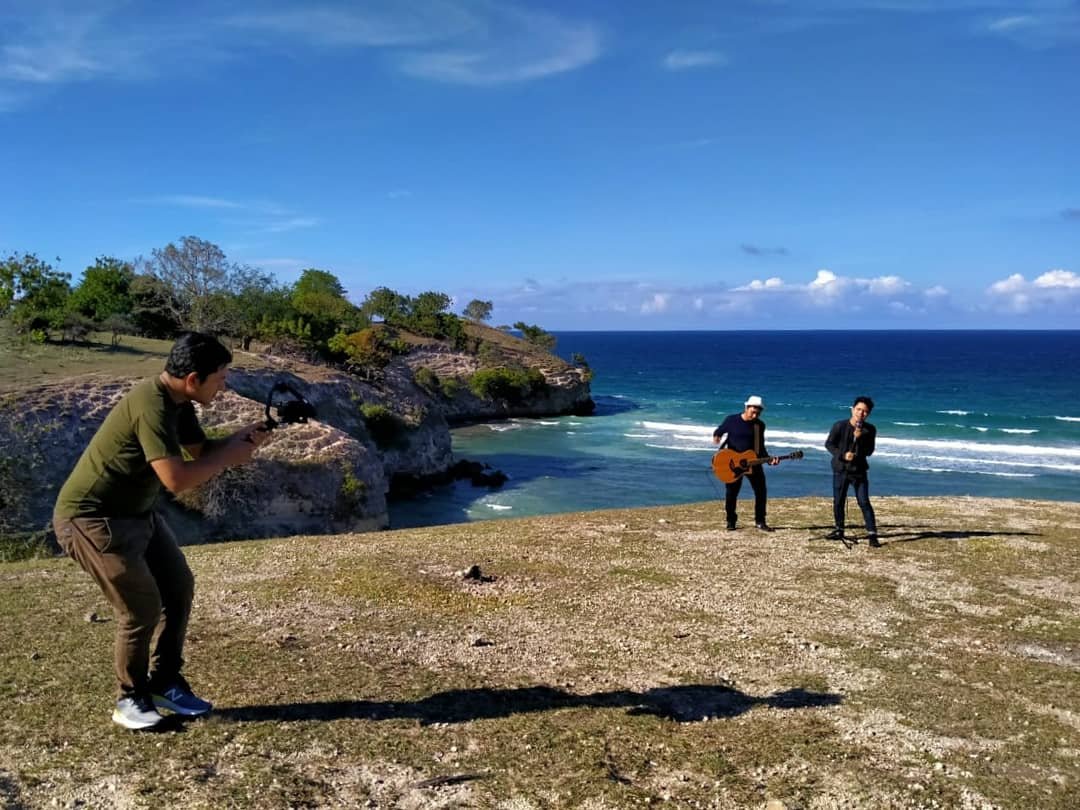  Pemandangan  Indah Sambil Memproduksi Video  Klip  RIALDONI 