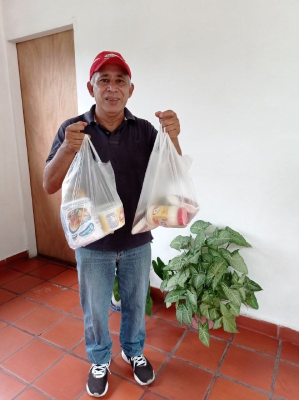 Food Donation 12-4.jpg