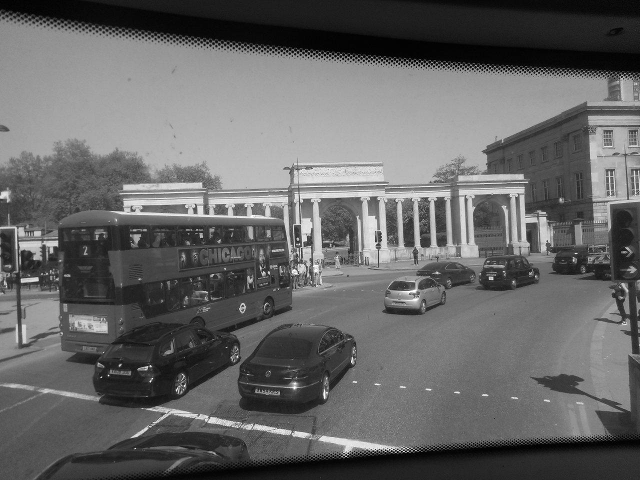 london hyde park entrance black n white.JPG