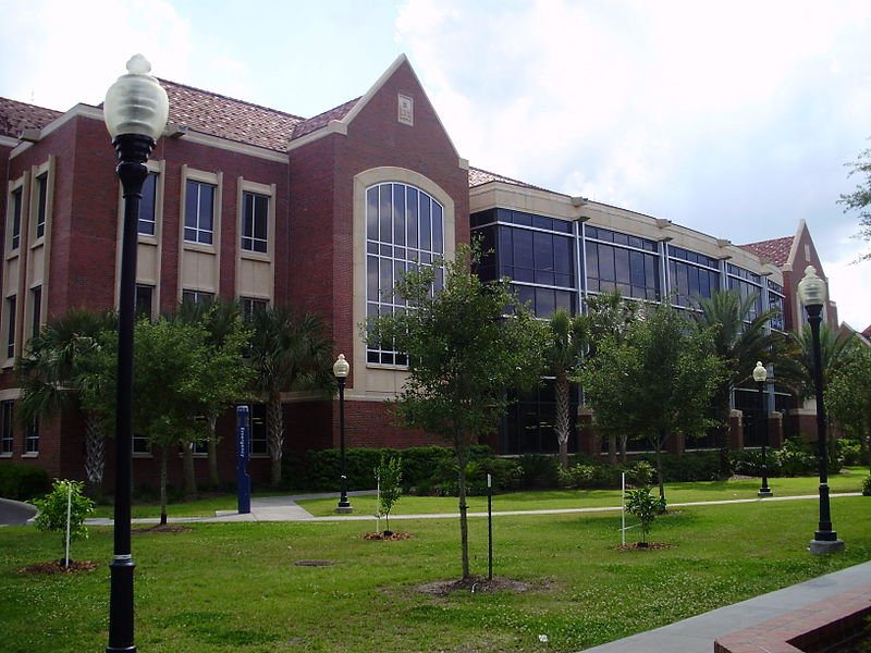 800px-UF-LibraryWest.jpg