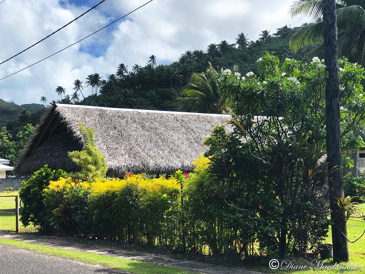 church parea huahine.jpg