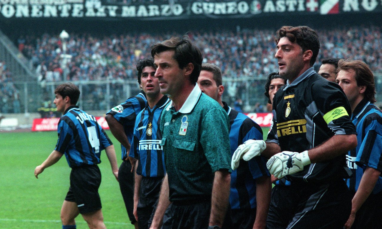 Serie_A_1997-1998_-_Juventus-Inter_-_L'arbitro_Ceccarini.jpg