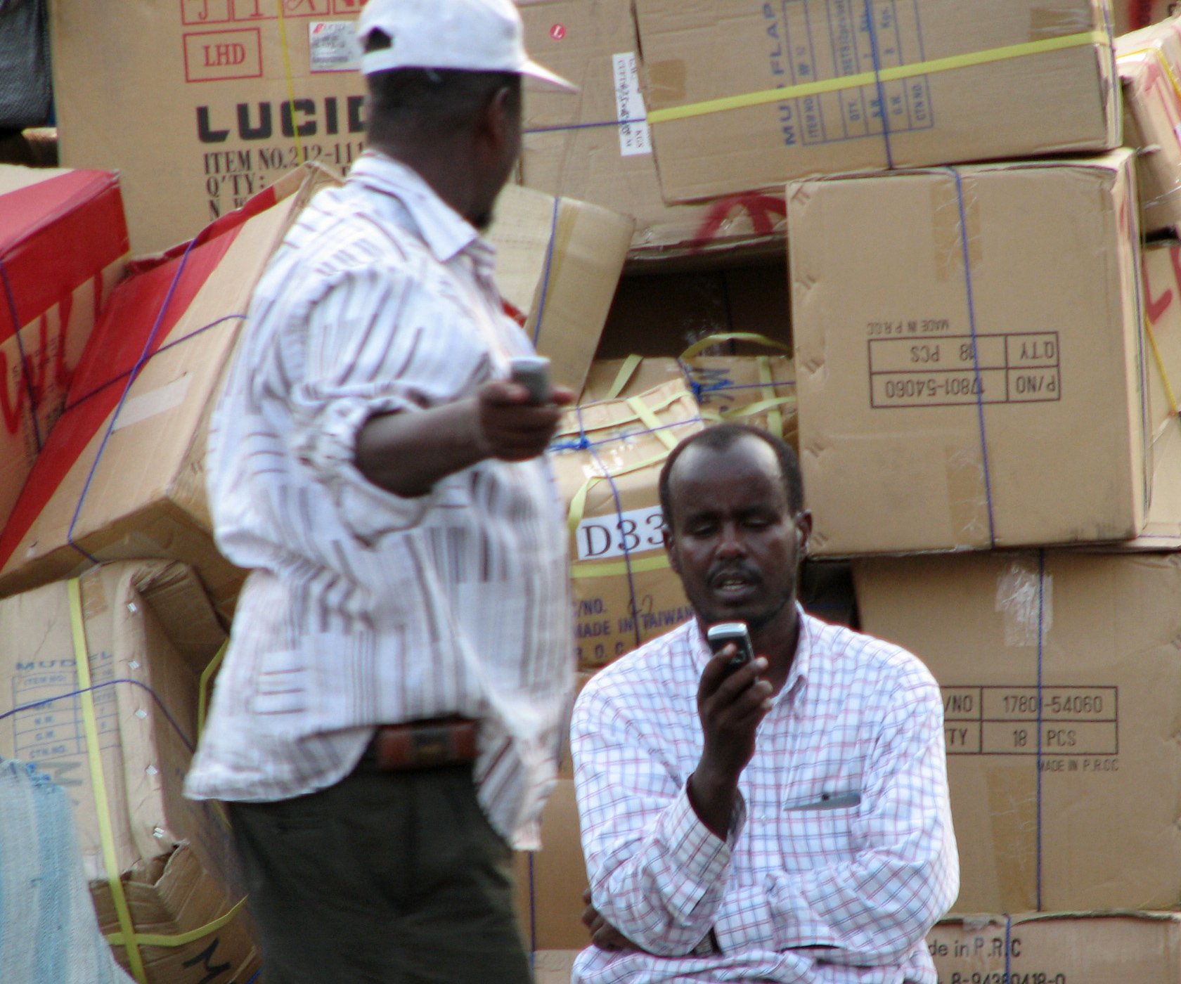 dubai07-workers.jpg