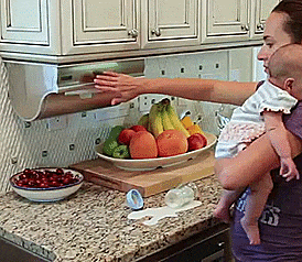 innovia-automatic-paper-towel-dispenser-for-the-kitchen-0.gif