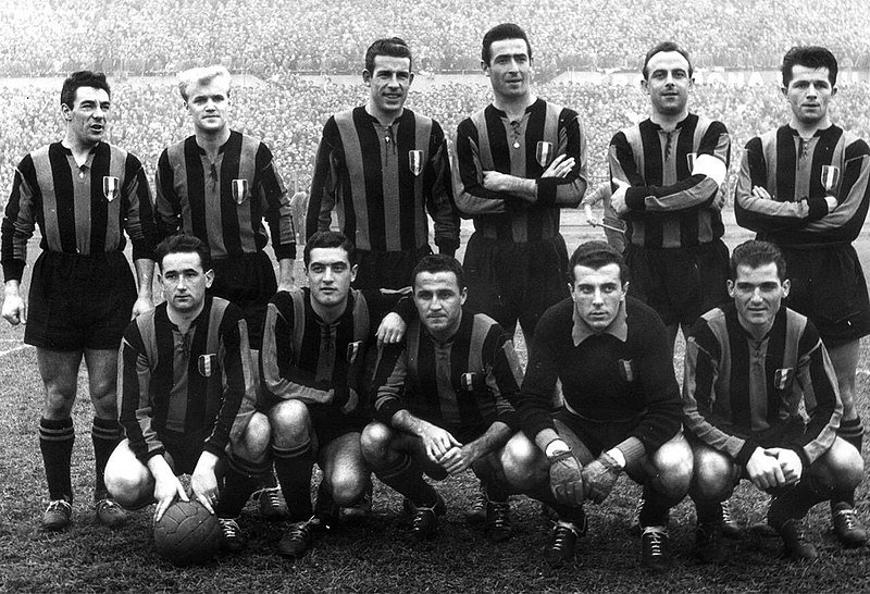 800px-1953–54_Football_Club_Internazionale.jpg