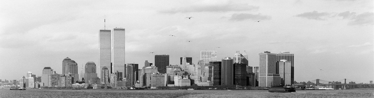 Manhattan 2001 NY BW.jpg