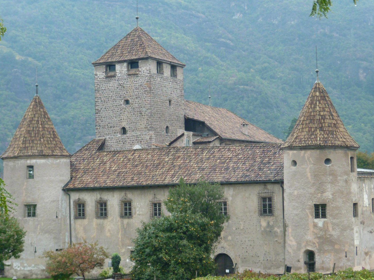 Castello Bolzano.jpg