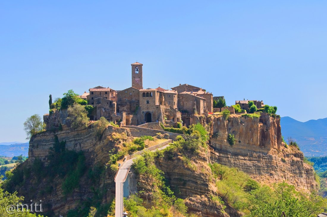 civita bagnoregio vista.jpg