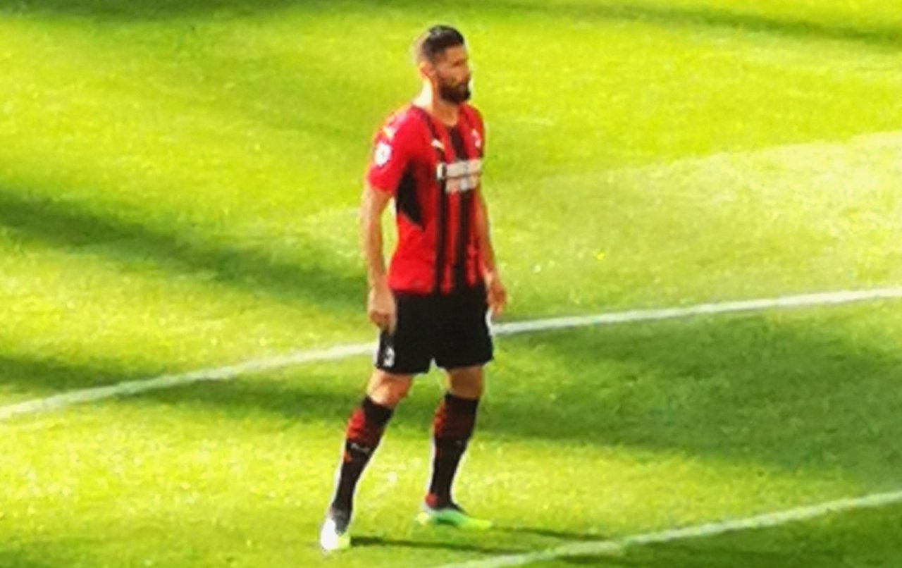 Giroud_2_Milan_2022.jpg