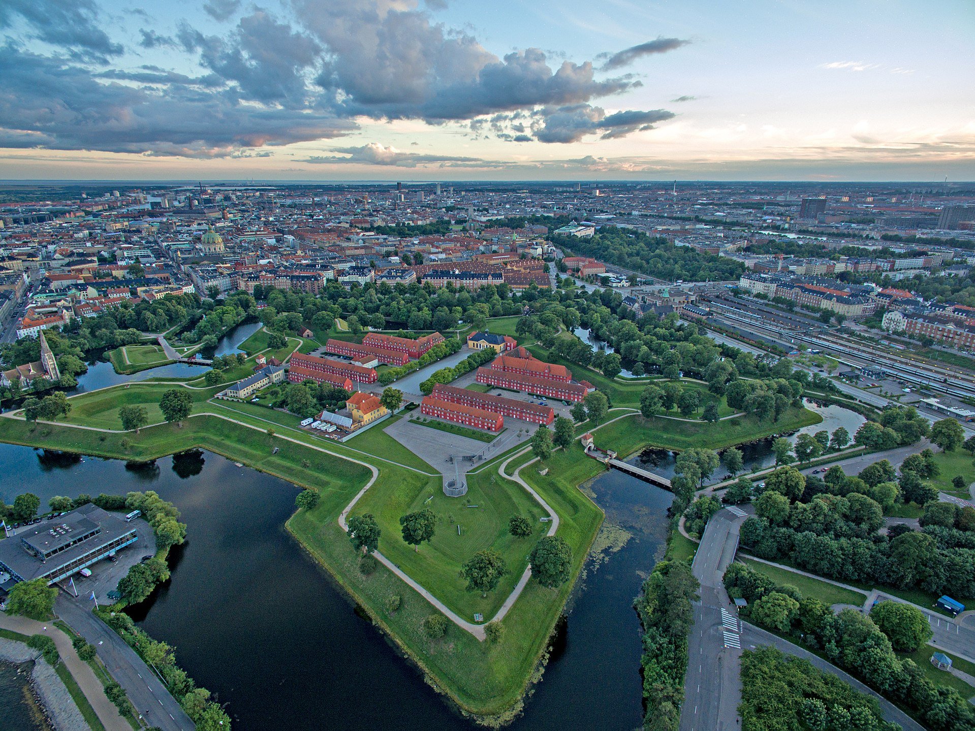 1920px-Kastellet_aerial.jpg